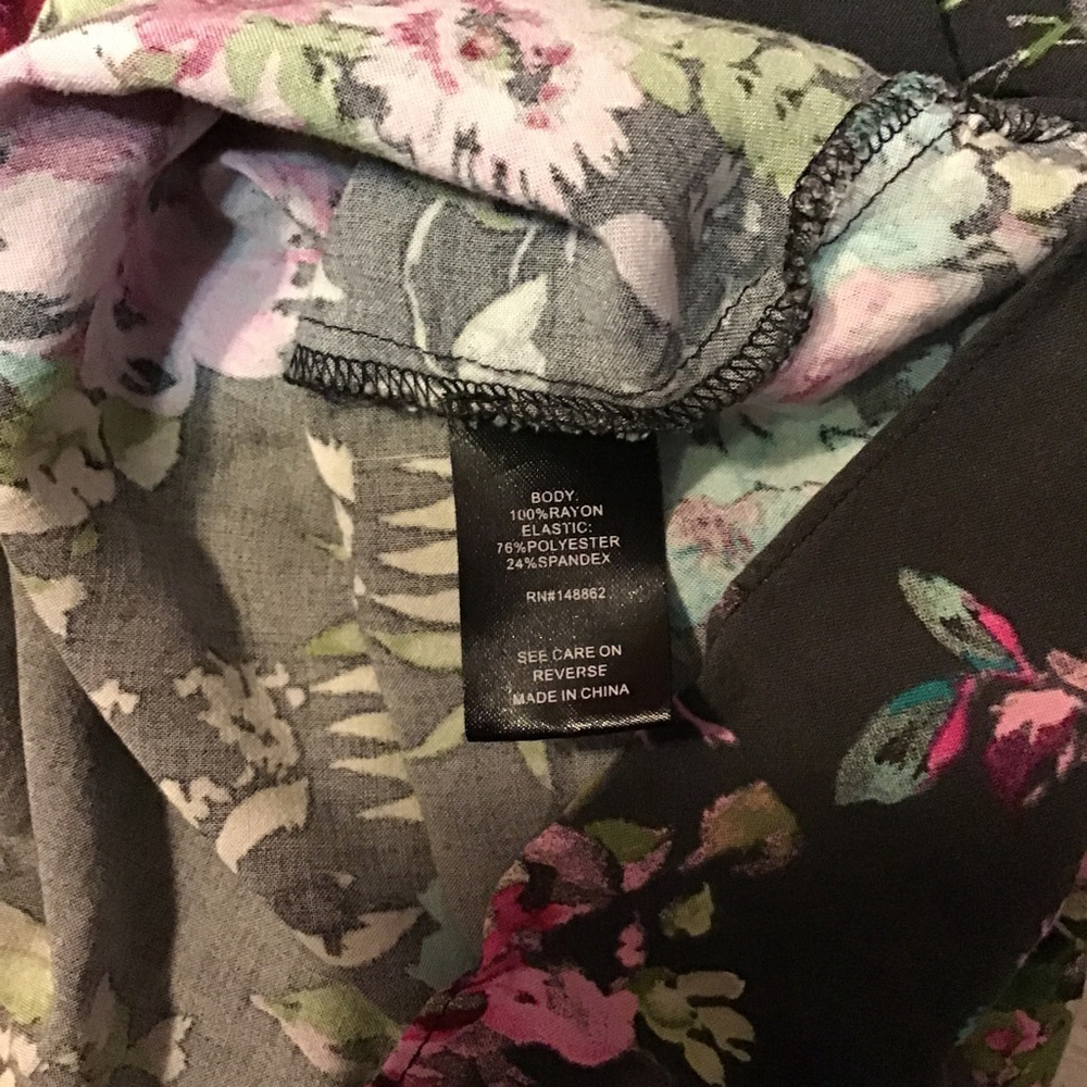 Women's Torrid Black Pink Floral Smocked Camisole Tank Top Plus Size 1X - Picture 4 of 9